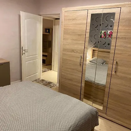 Apartment Igi Red Flat With Free Private Parking
